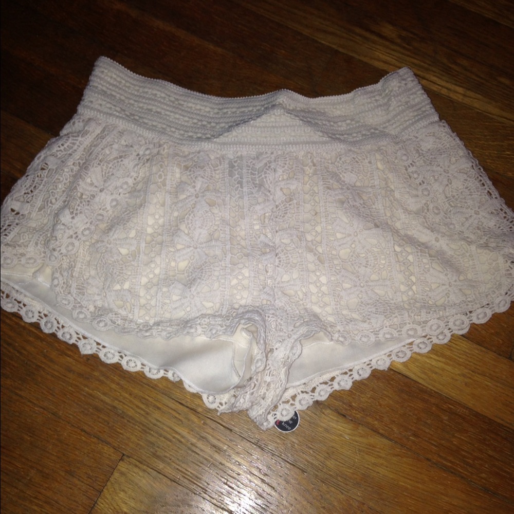 CUTE LACE SUMMER SHORTS