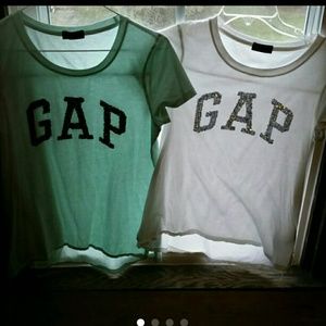 Women's GAP tees set of 2 size small
