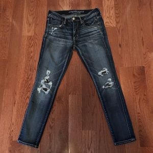 AE Distressed Jeggings- no skin showing.
