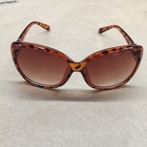 Cute leopard sunglasses with skulls