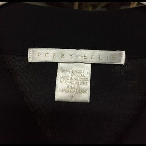 PERRY ELLIS BLACK LIGHT WEIGHT PULLOVER