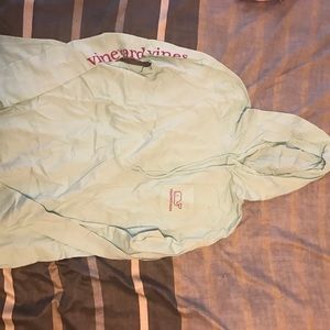 Vineyard vines long sleeve shirt with hood