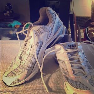 Size 10 Ryka running shoe very little wear
