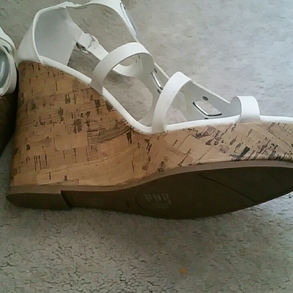 WOMEN VERY COMFORTABLE WEDGES - Picture 3 of 5