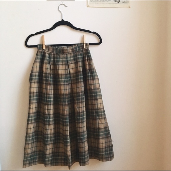 Vintage Dresses & Skirts - VINTAGE Mid-Length Tartan Skirt