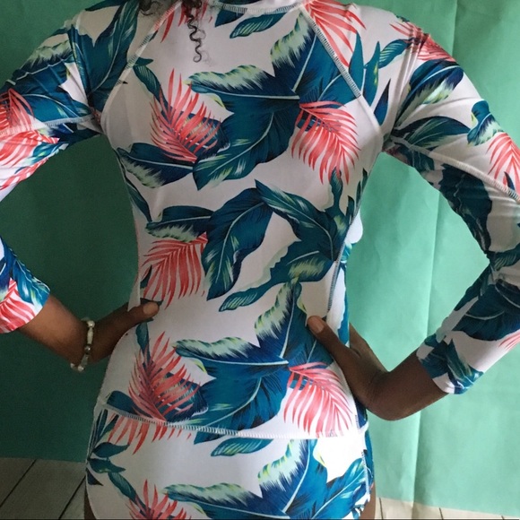 Lake Floral SURFER swimsuit sz M - Picture 3 of 3