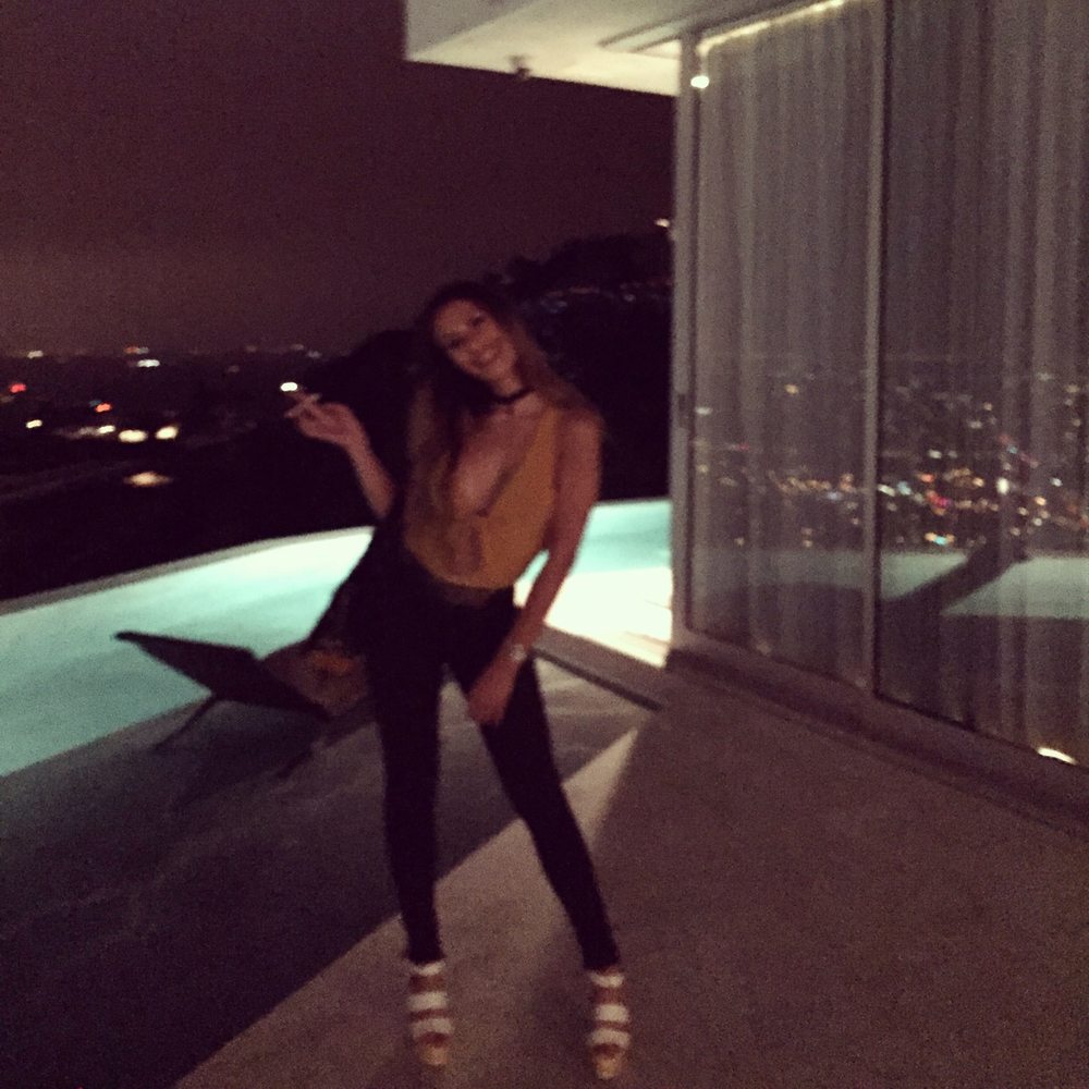 Meet your Posher, Sara charlotte