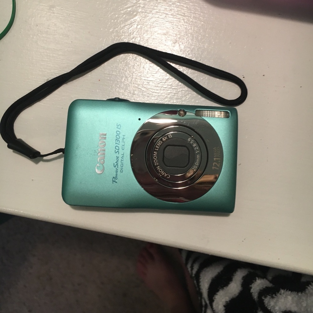 Cannon power shot SD1300 IS