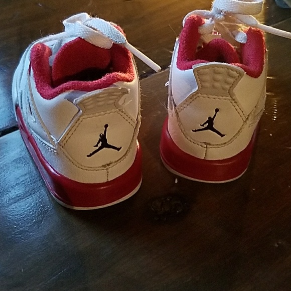 EUC Jordans - Picture 3 of 4