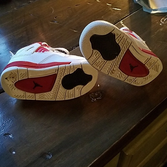 EUC Jordans - Picture 4 of 4