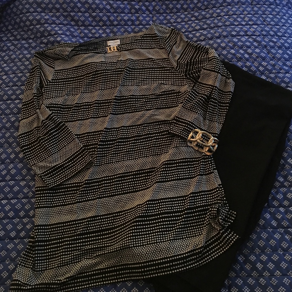 Black/ White Jaclyn Smith Blouse
