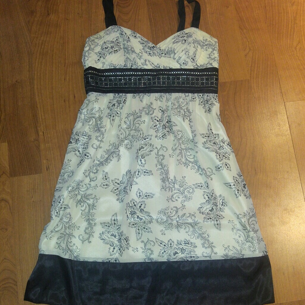 Black & cream dress w/ Victorian floral design