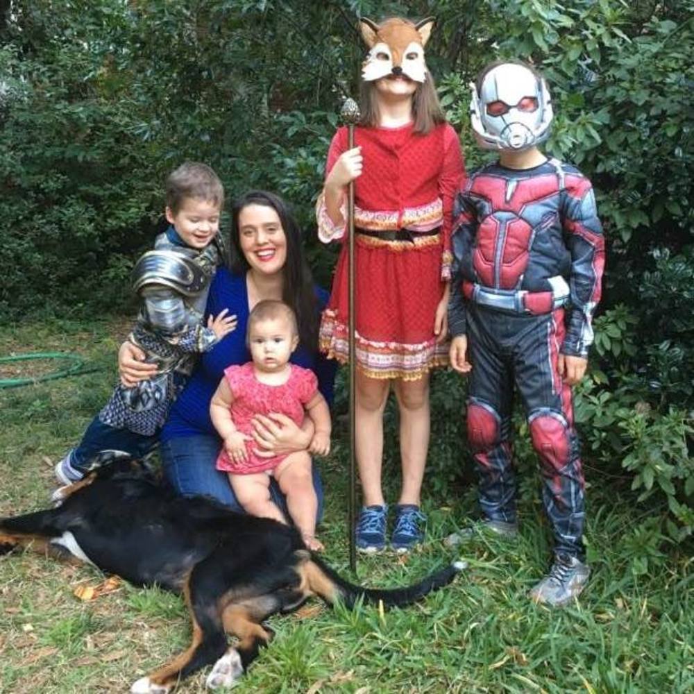 Meet your Posher, Elizabeth