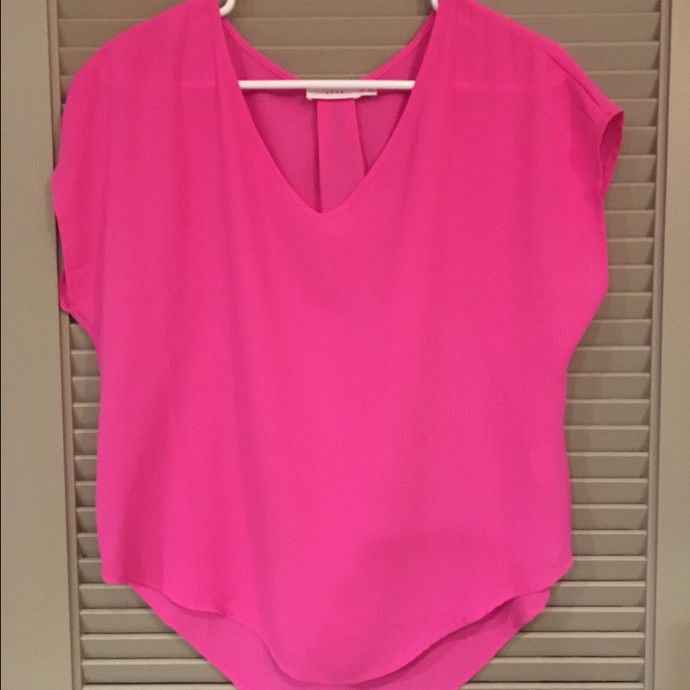 Super cute flowy lush top