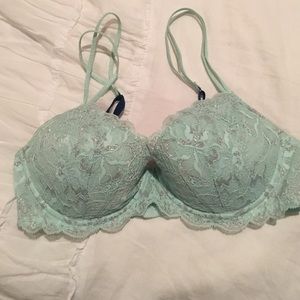 PINK Victoria's Secret lightly lined date bra