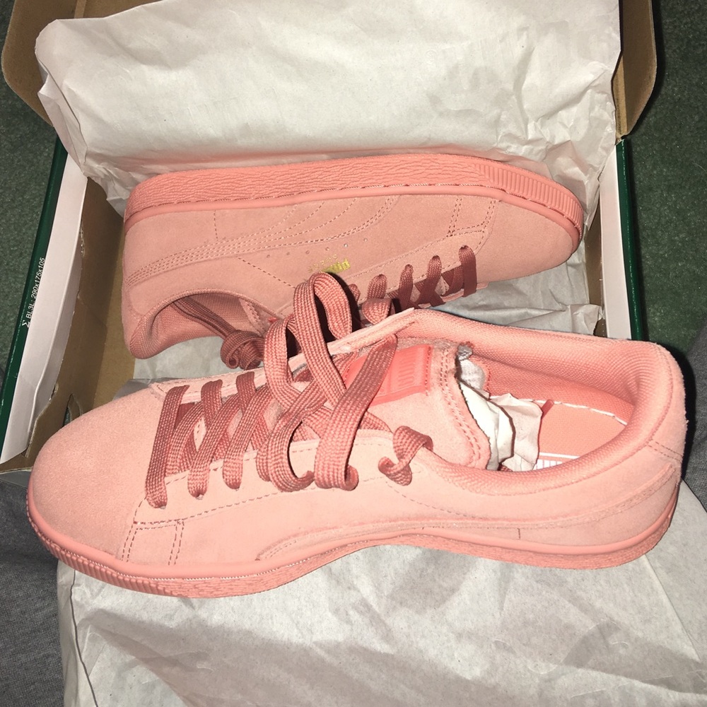 Suede Jr. Desert Flower Pumas