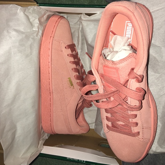 Suede Jr. Desert Flower Pumas - Picture 2 of 3