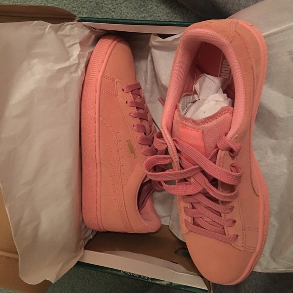 Suede Jr. Desert Flower Pumas - Picture 3 of 3