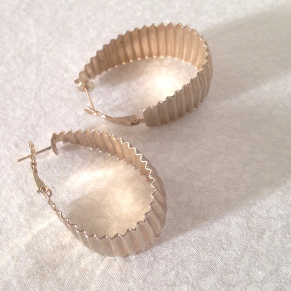 Jewelry - Gold zig zag | crimped oval hoop earrings Jewelry - Gold zig zag | crimped oval hoop earrings