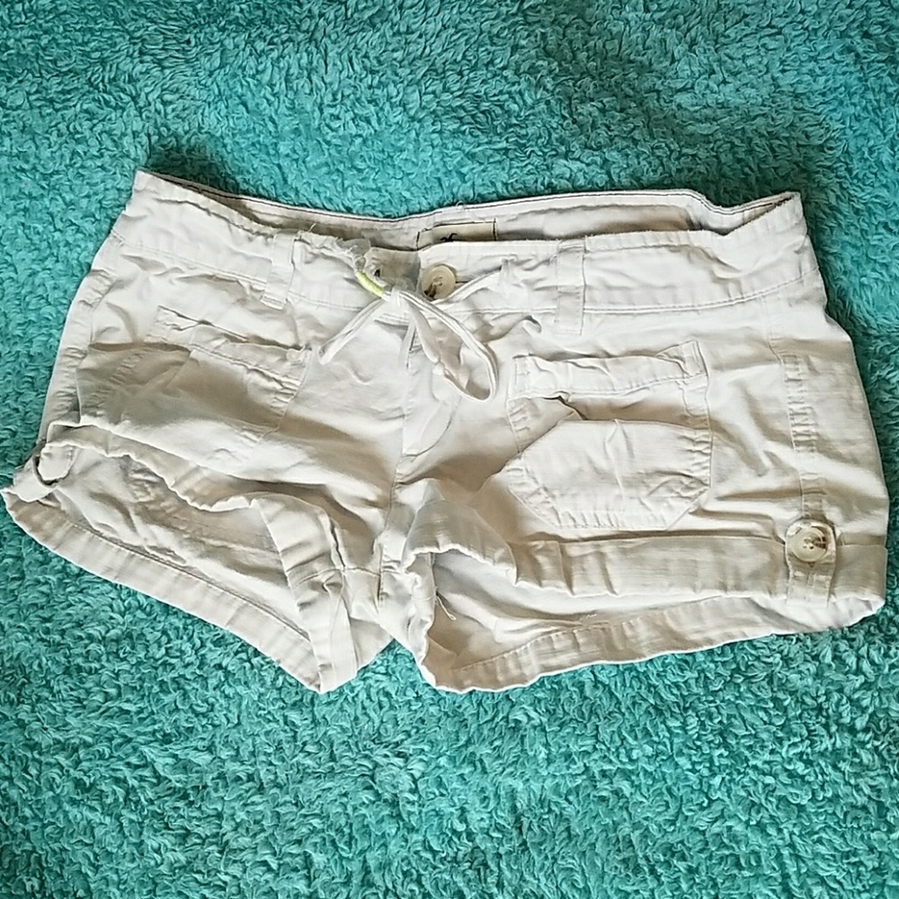 White Hollister short shorts