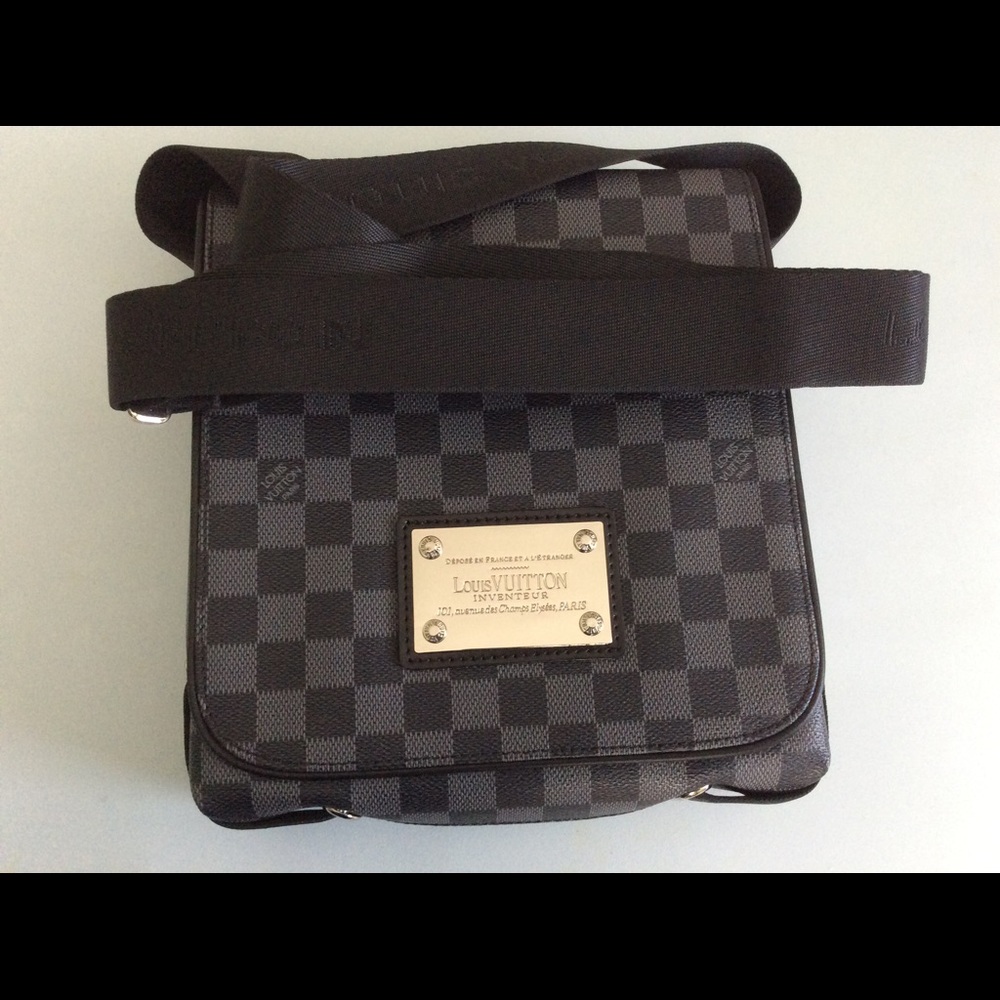LOUIS VUITTON GRAPHITE CROSSBODY