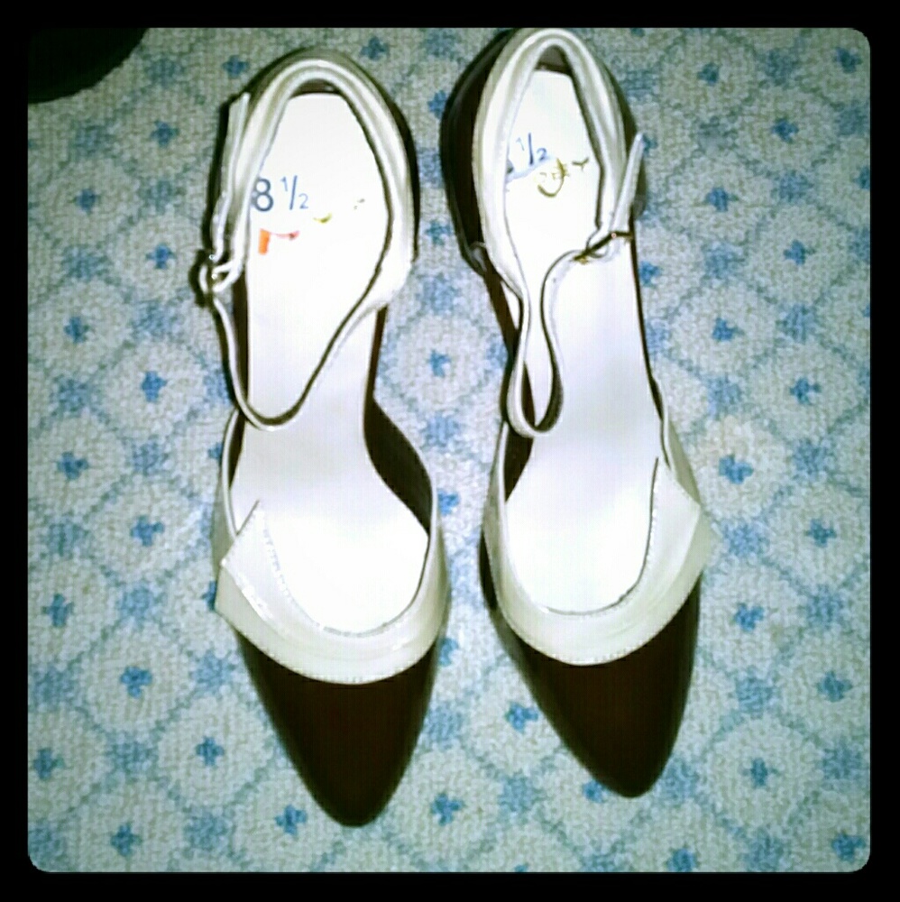 Joey Brown tan heels shoes size 8.5M