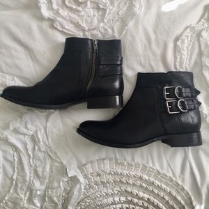 Frye Molly black leather ankle boot size 8.5