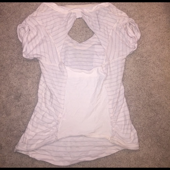 Free People top with cutout in the back - Picture 2 of 4