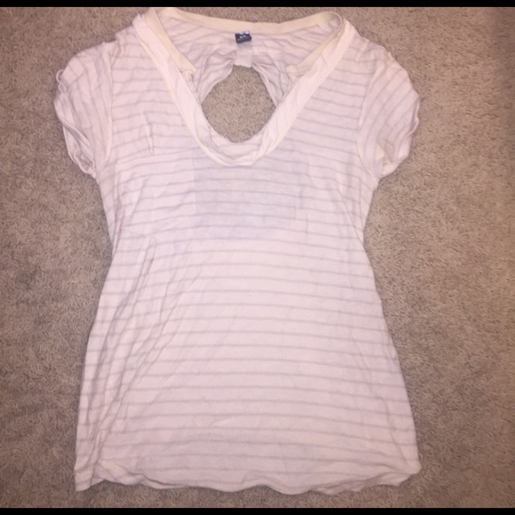 Free People top with cutout in the back - Picture 3 of 4