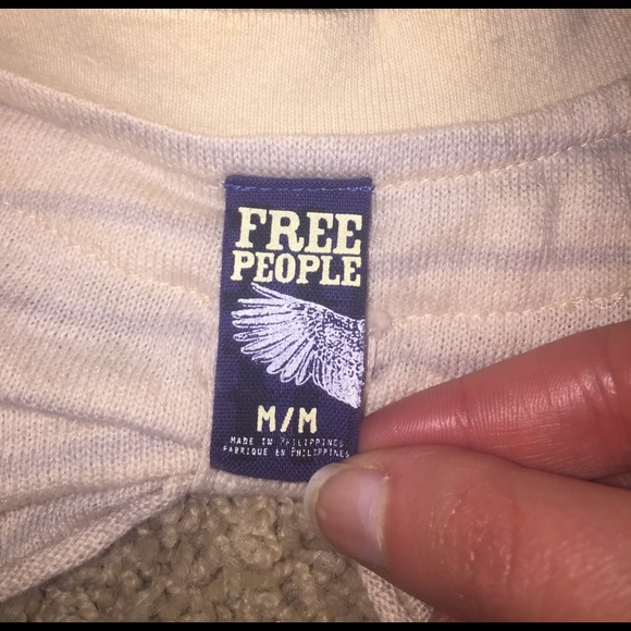 Free People top with cutout in the back - Picture 4 of 4