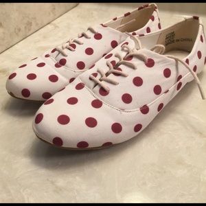 Jun&Ivy Polka Dot Oxfords