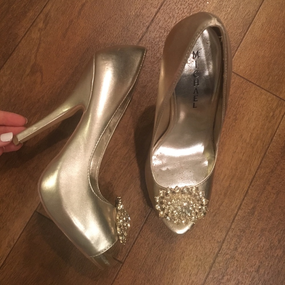 Metallic Gold High Heels 💥