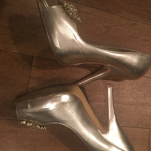 Metallic Gold High Heels 💥 - Picture 4 of 4