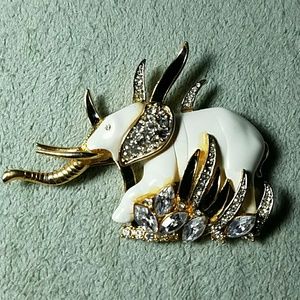 Elephant pin
