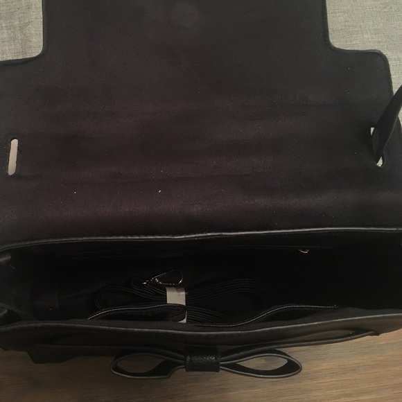 Last one!!! 🎀Final Sale!!🎉 Ribbon 🎀 Satchel - Picture 4 of 6