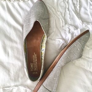 Toms flats. Chambray with polka dot. Size 7.5
