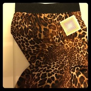 Lularoe Lola size medium🦄🦄unicorn leopard print