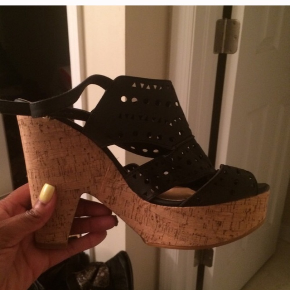 New never worn wedge Size 12