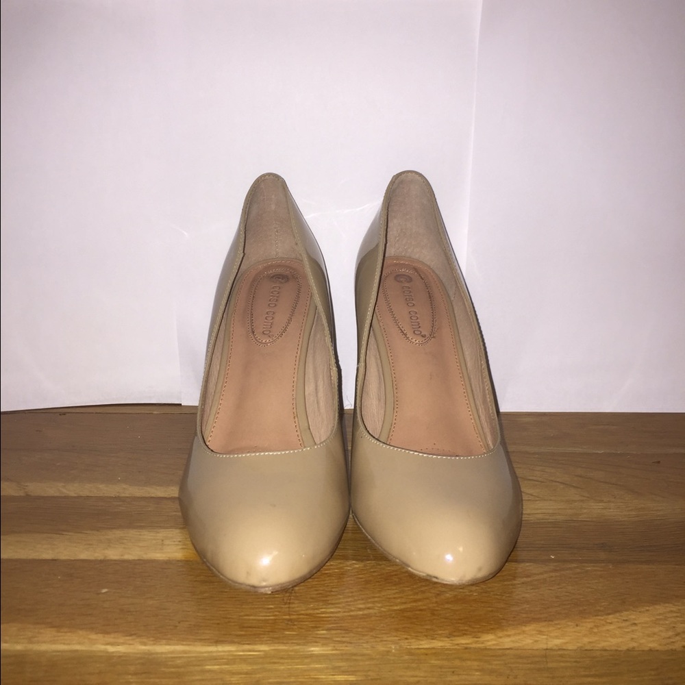 Nude Pumps