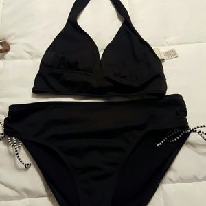 Black bikini