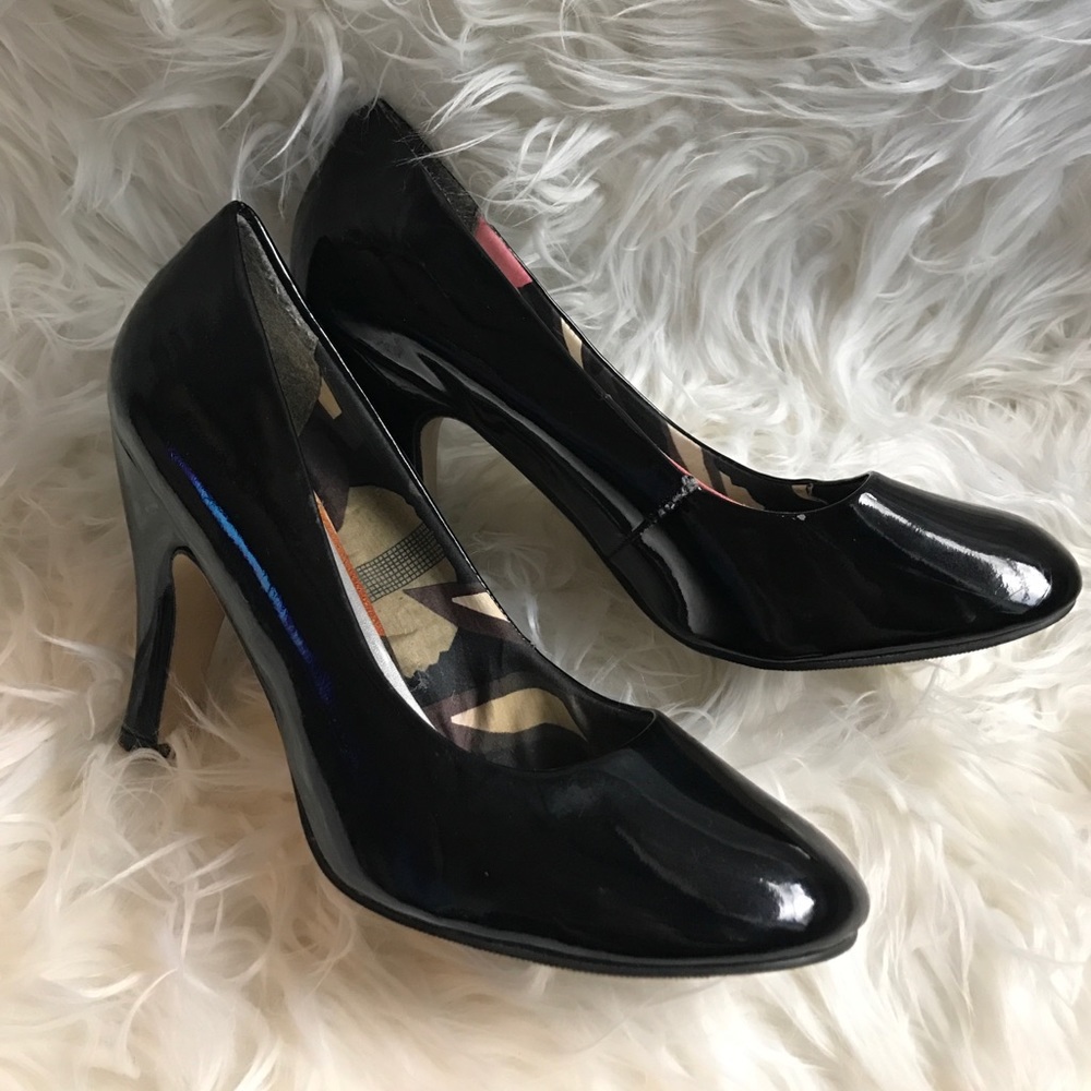 Madden girl round toe pattern leather heels
