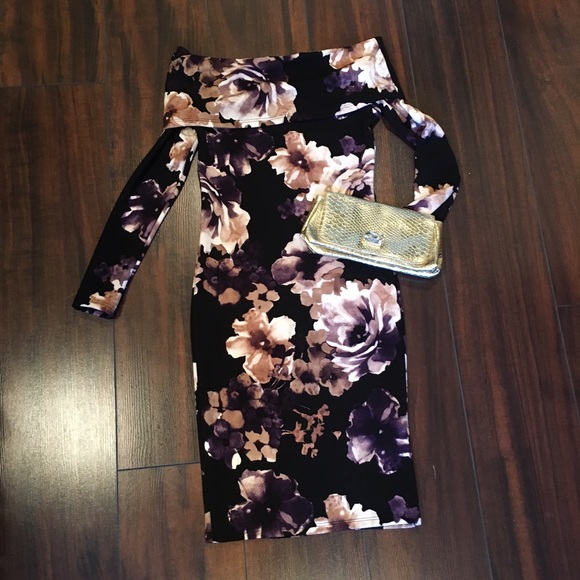 Off the shoulder Floral dress - Picture 1 of 5