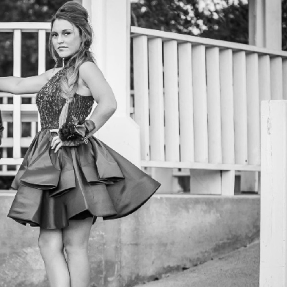 Sherri hill short maroon prom dress