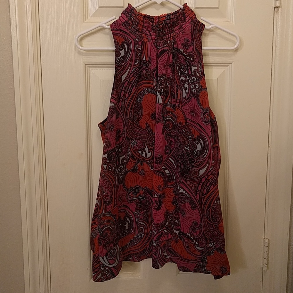 Sleeveless turtle neck blouse