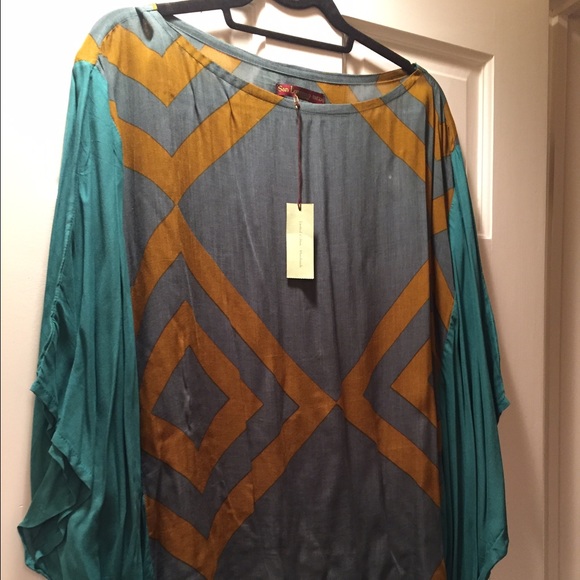 Spring rayon geometric pattern poncho - Picture 1 of 3