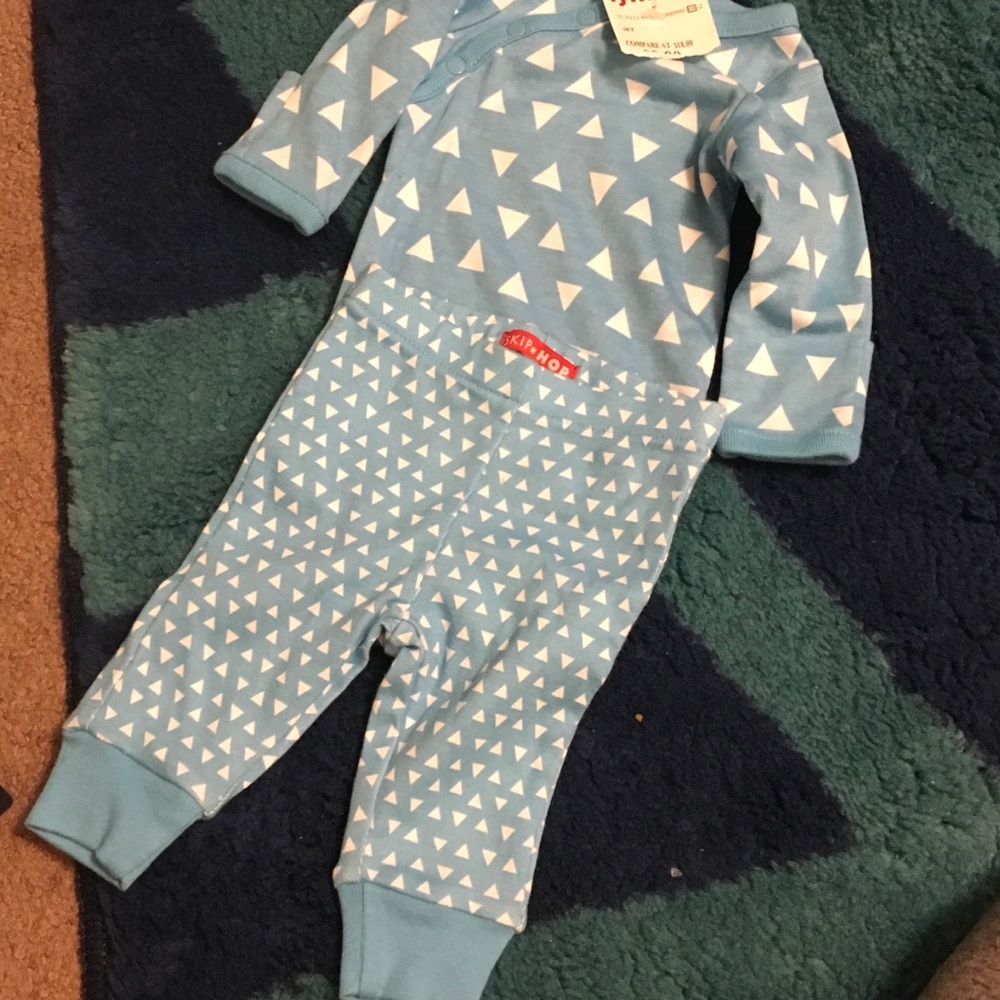 Graphic matching set