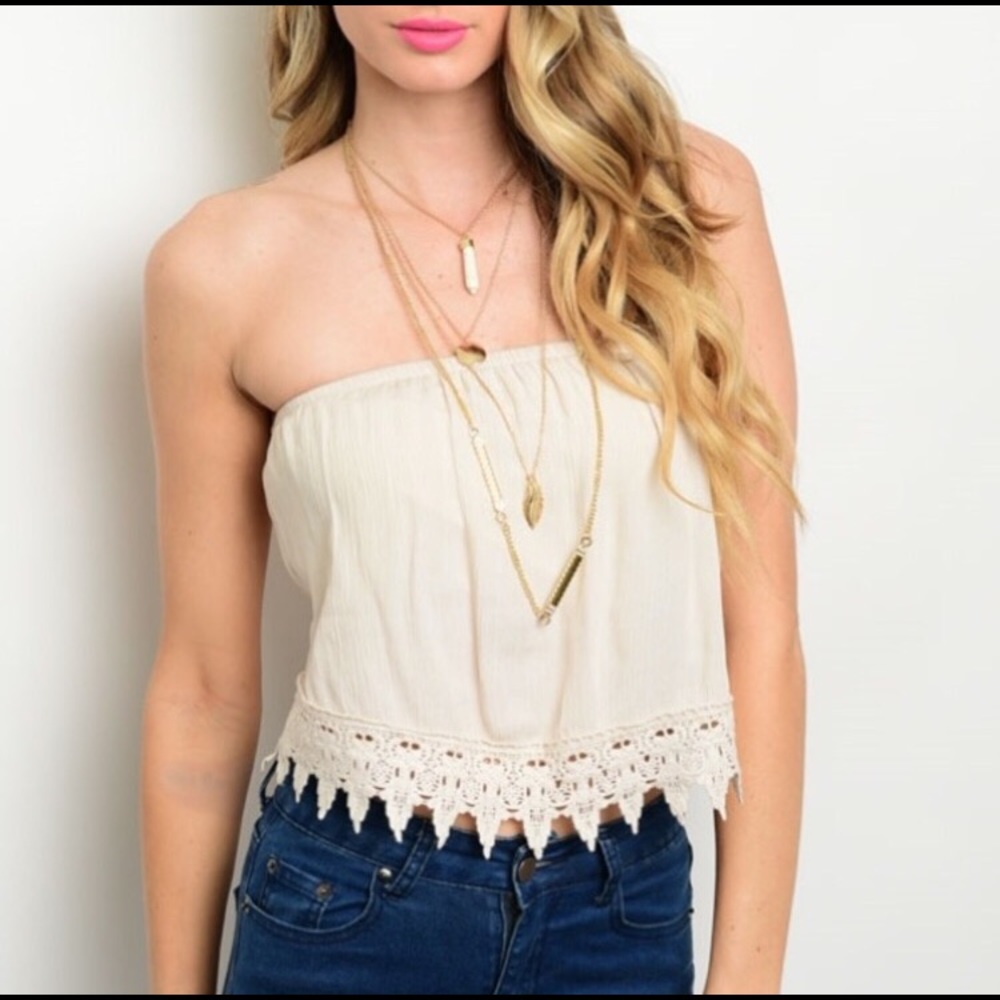 🔴White strapless lace top!🔴