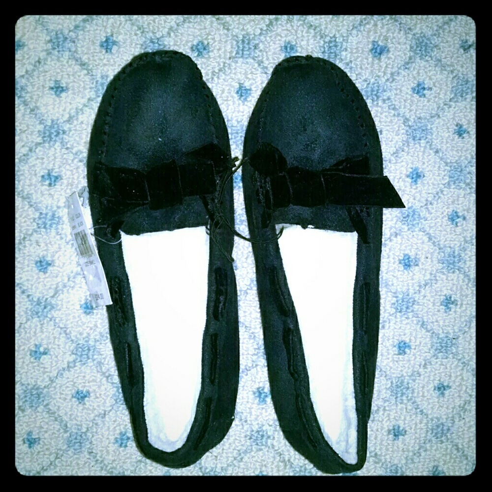 Esny black faux suede bedroom slippers size small