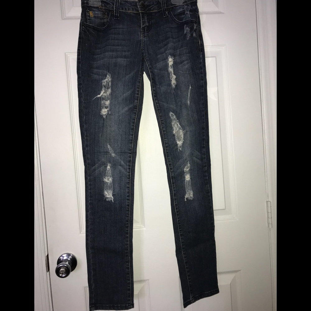 Ripped skinny jeans