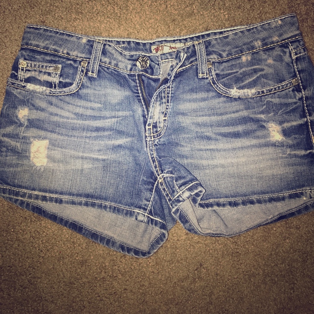 BKE Sabrina shorts size 28